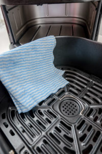 How To Clean An Air Fryer - Simply Air Fryer